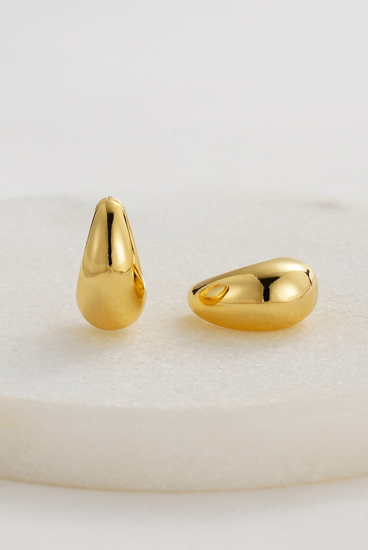 Gold Steph Hoop Large — Zafino Australia (4 of 5)