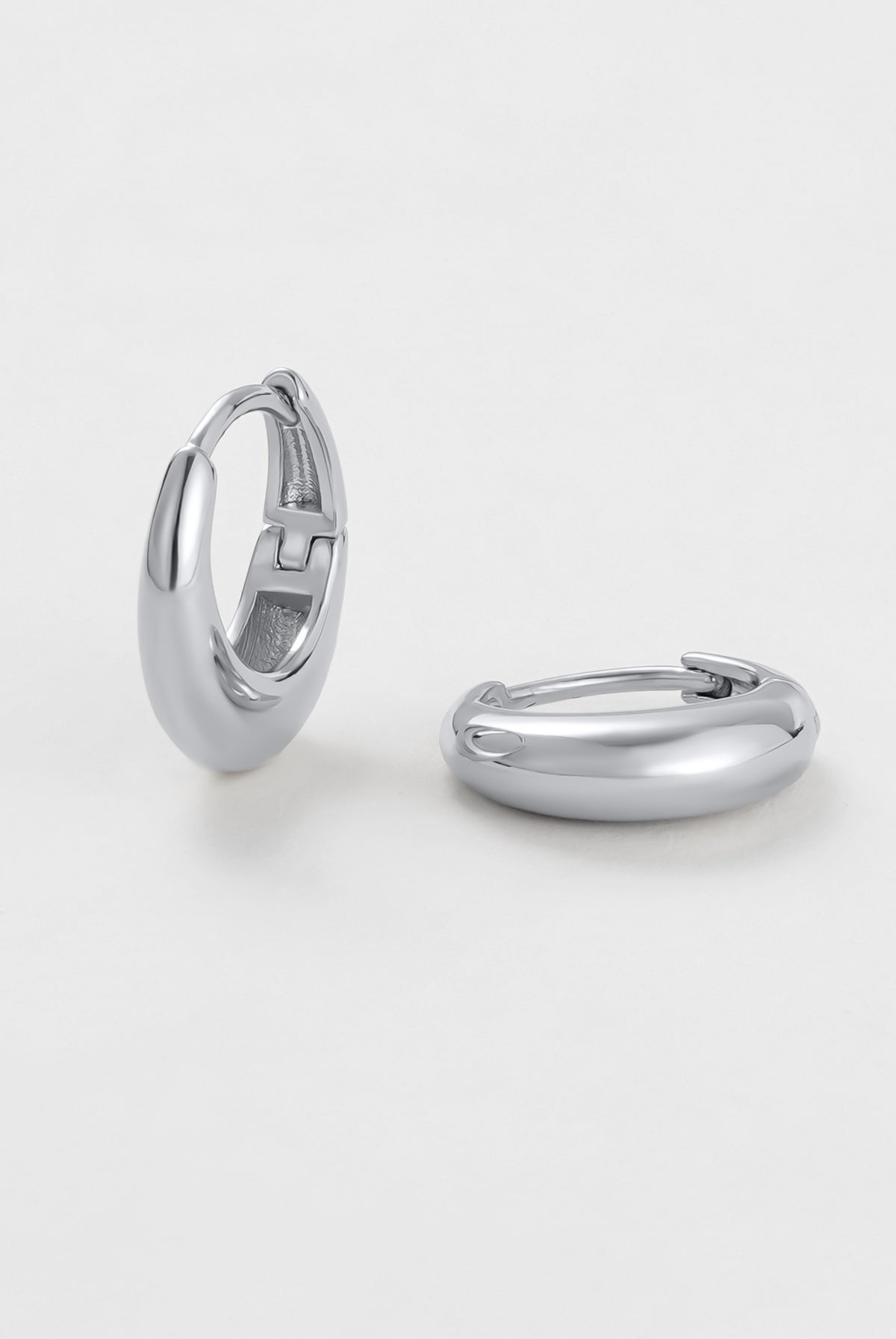 Silver Cleo Hoop Medium — Zafino Australia (1 of 5)