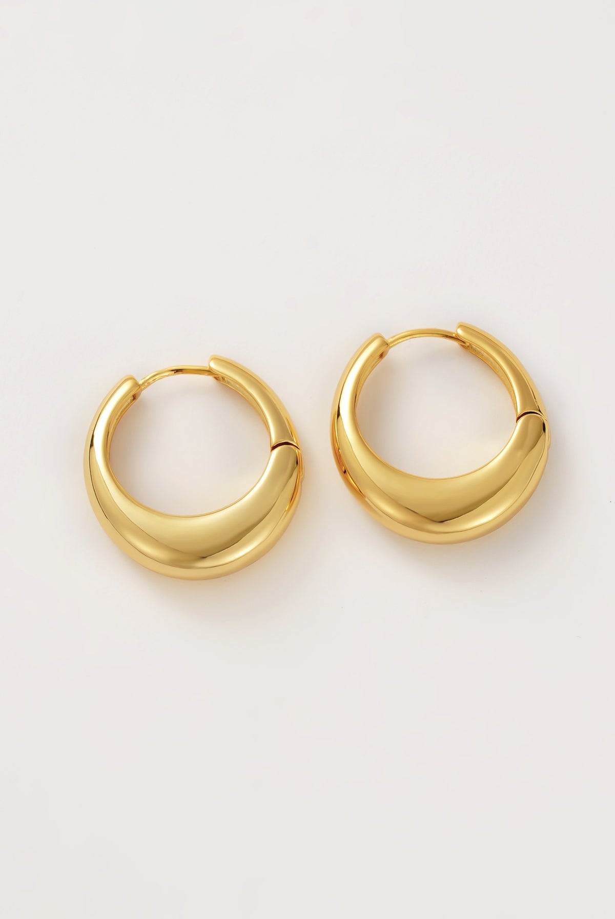 Gold Cleo Hoop Large — Zafino Australia (3 of 5)