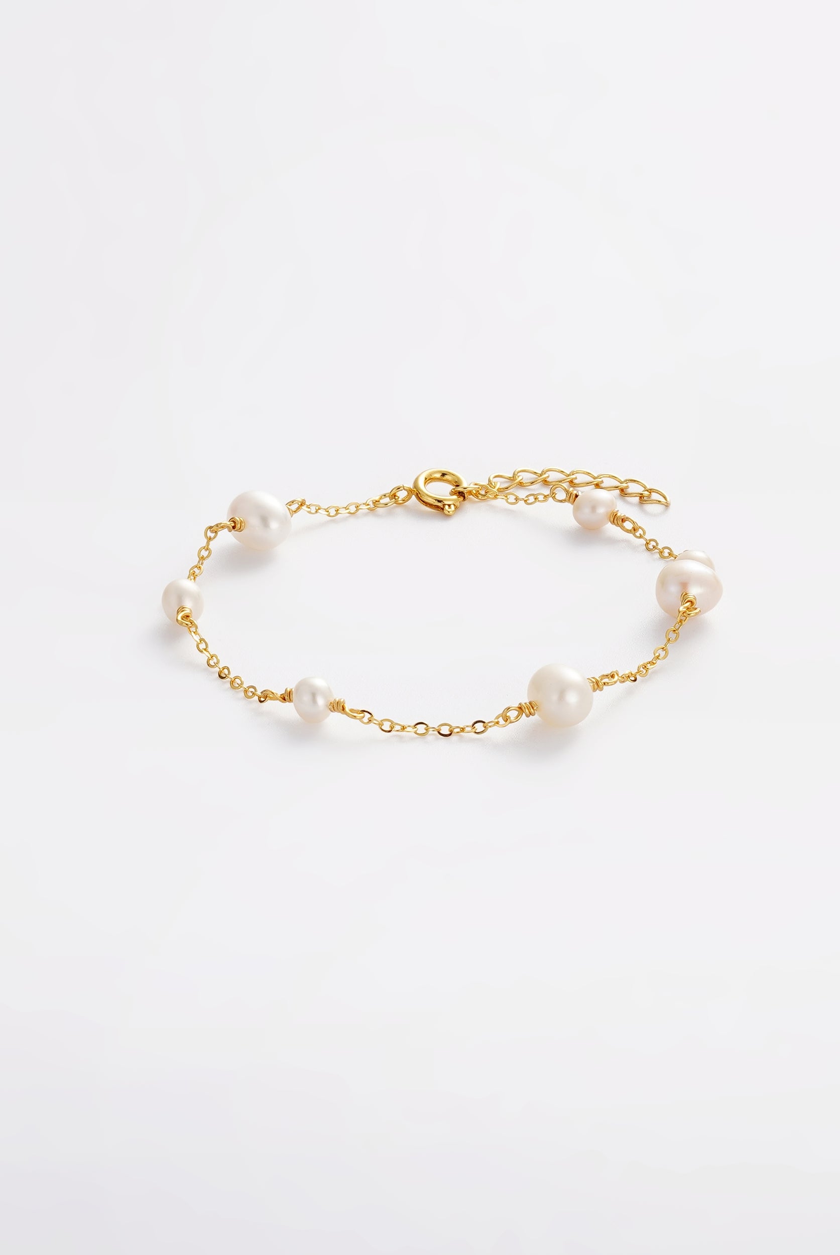 Gold Luna Pearl Bracelet — Zafino Australia (1 of 4)