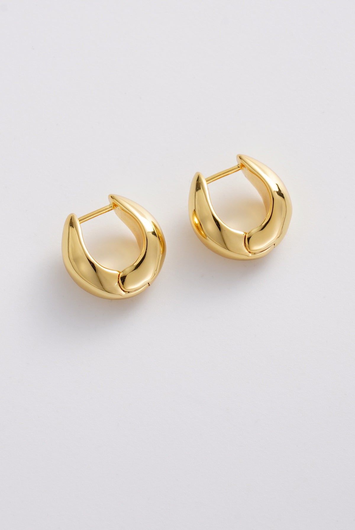 Gold Margot Hoop — Zafino Australia (4 of 4)