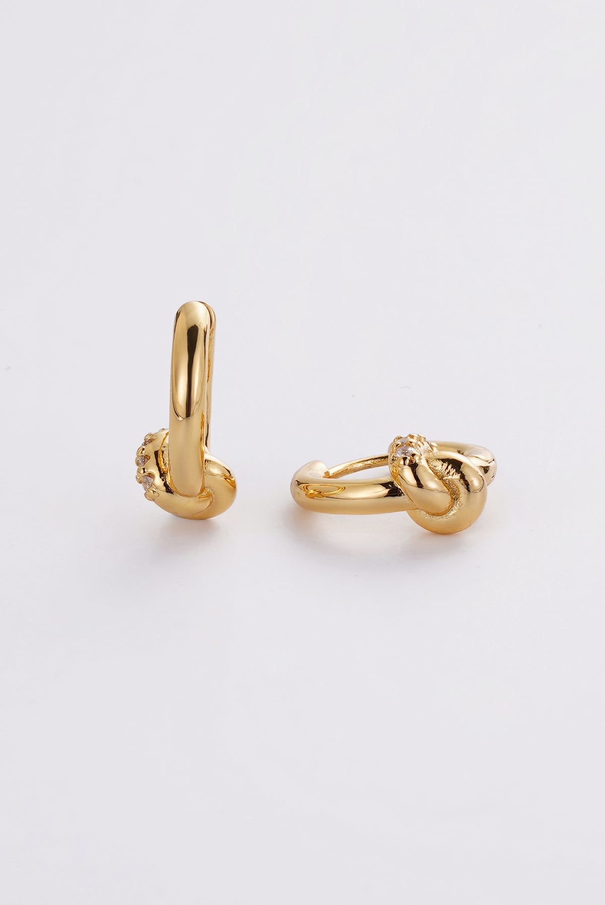 Gold Elle Hoop — Zafino Australia (3 of 3)